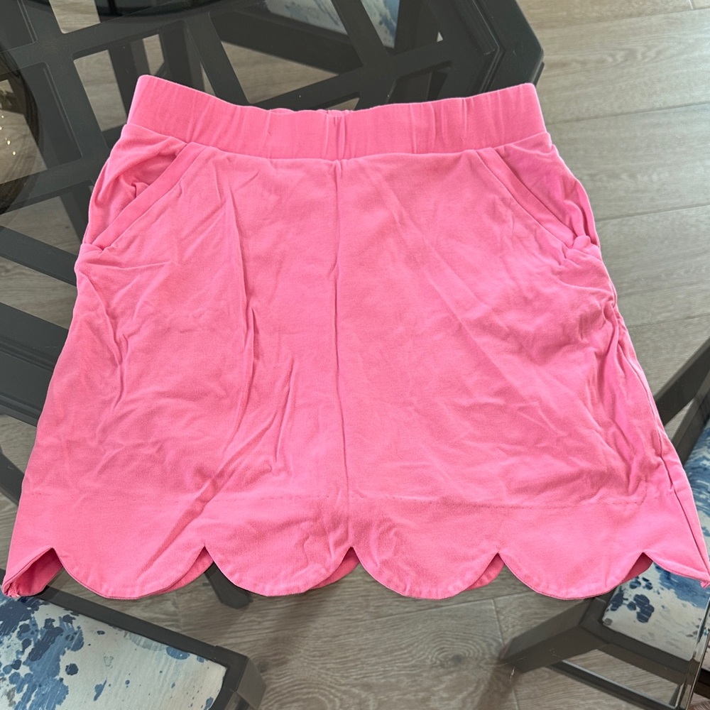 Chic Pink Scalloped Hem Athletic Skort